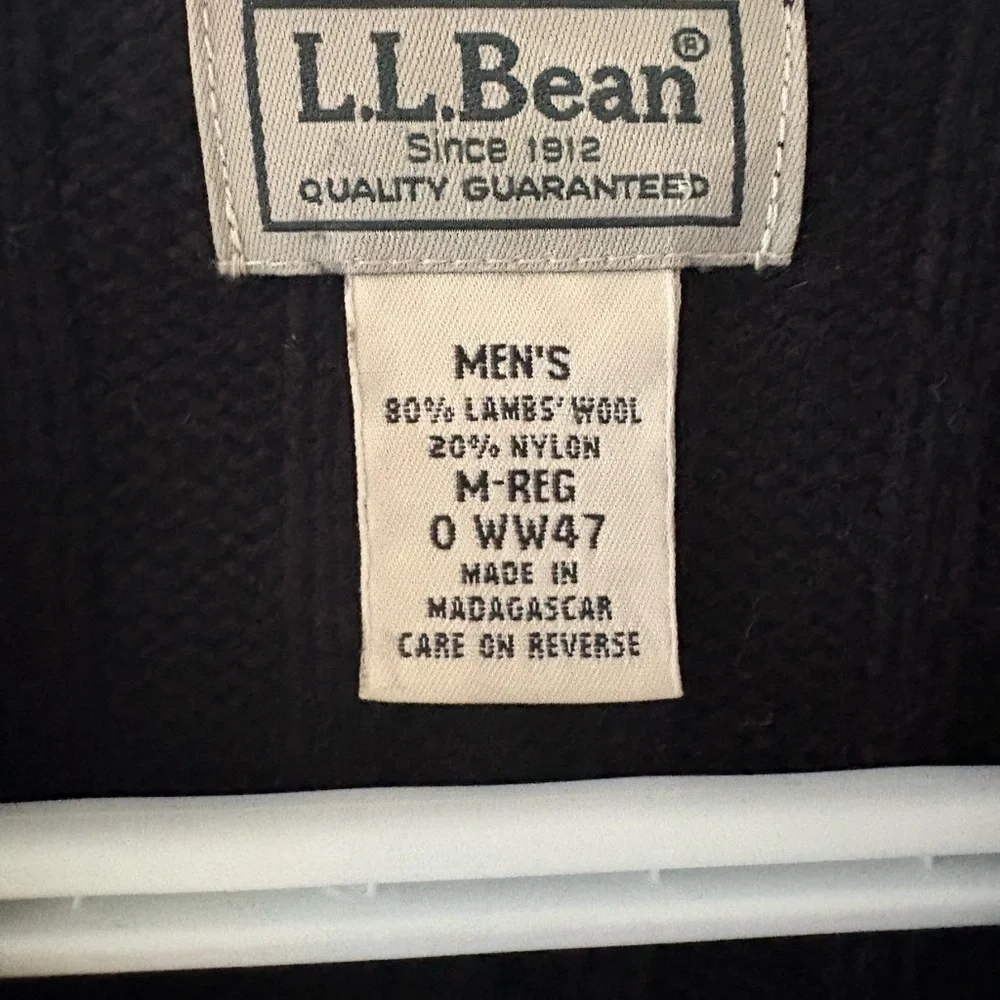 L.L. Bean vintage mens black cable knit sweater wool size medium - Picture 3 of 7